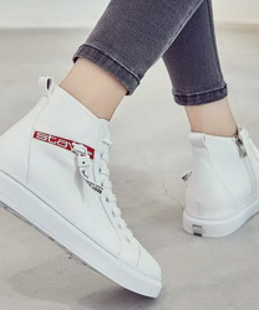 スニーカー