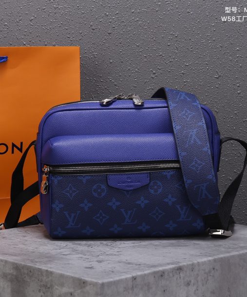 19SS Louis Vuitton 新作 アウトドアメッセンジャー PM M30242-1