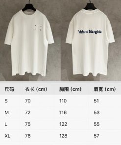 【即完売モデル】メゾン マルジェラ MM⑥ 刺繍ロゴ入り 半袖Tシャツ 2605CP115 - MM005