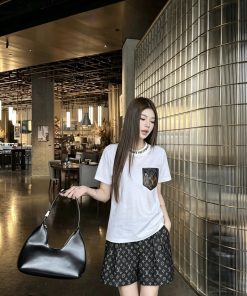 【全色欲しい】ルイヴィトン★胸ポケットのモノグラムがお洒落 男女兼着 半袖 Tシャツ 2606-JJMX70